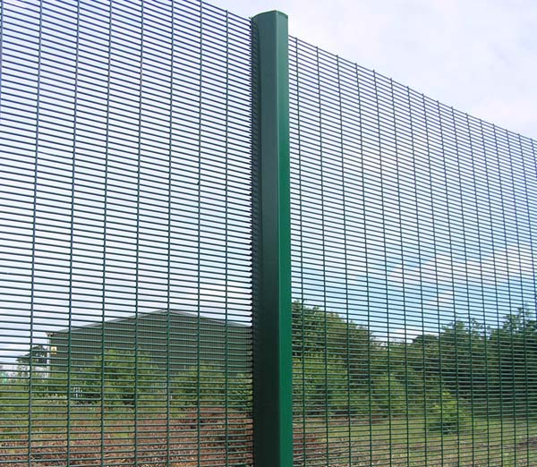 6x6 Reinforcing 3D Curvy Pvc Coated Welded Wire Mesh Fencing Metal Security Fence Panels for Airport
