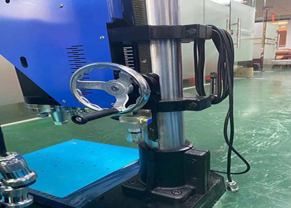 Quality 20KHz Ultrasonic Plastic Welding Machine , Non Woven Ultrasonic Welding Machine for sale