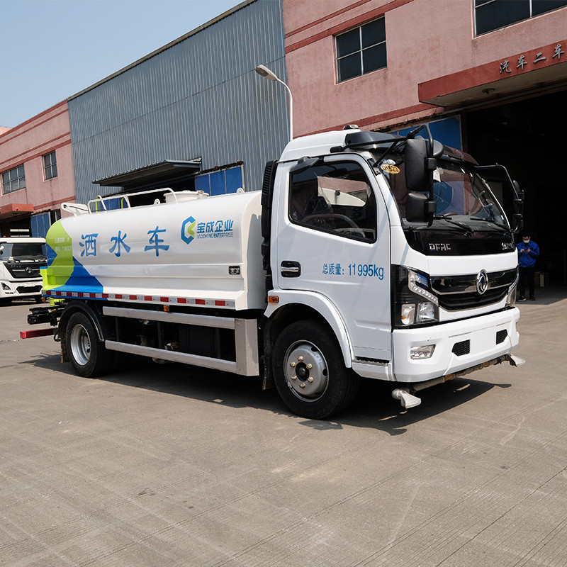 Robust Road Watering Truck For Environmental Cleaning And Spraying Operations