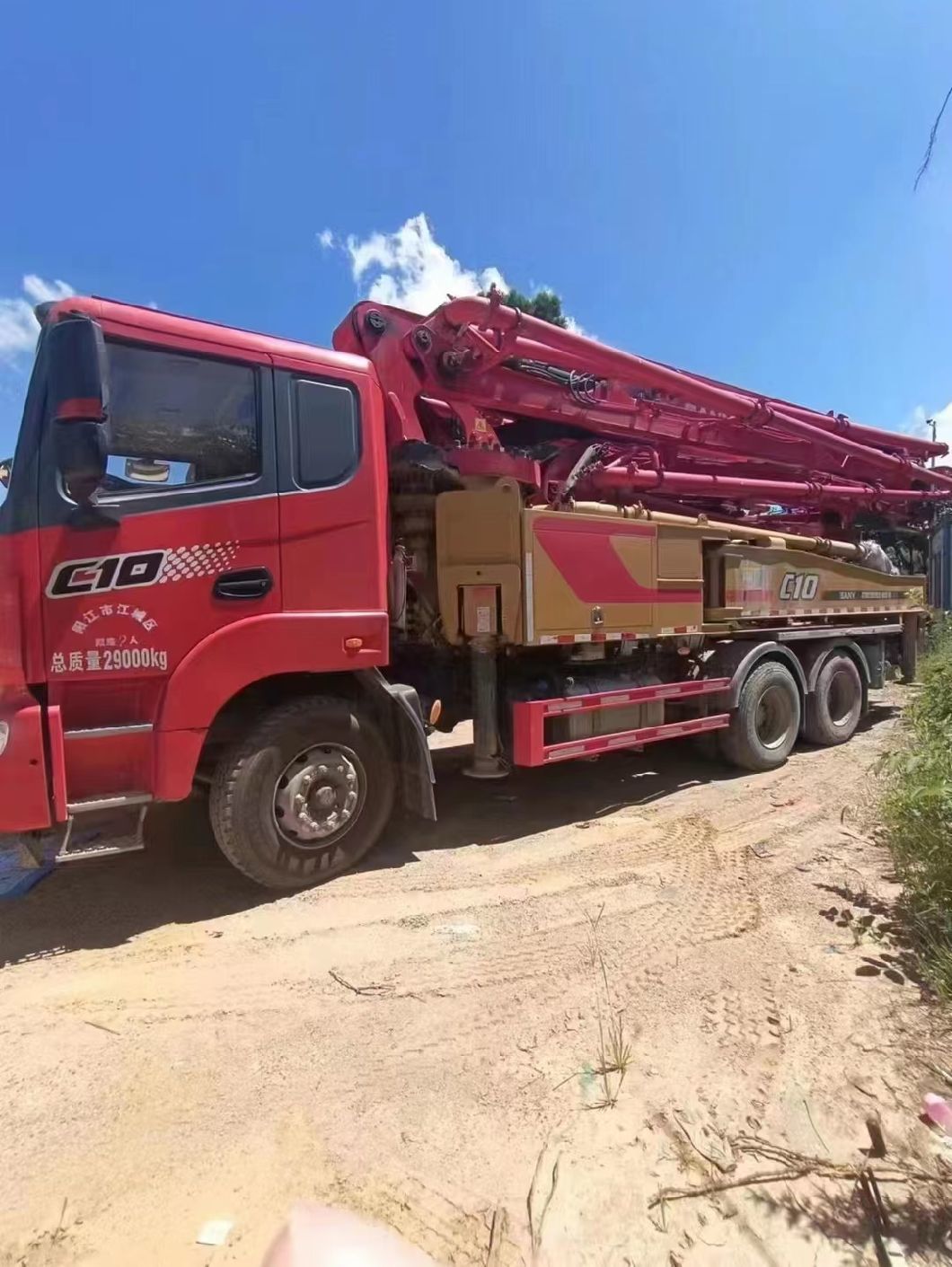 2020 Popular Model Construction Equipments 43m Concrete Pump Truck Pump Beton Pump on Sale at Very Low Price