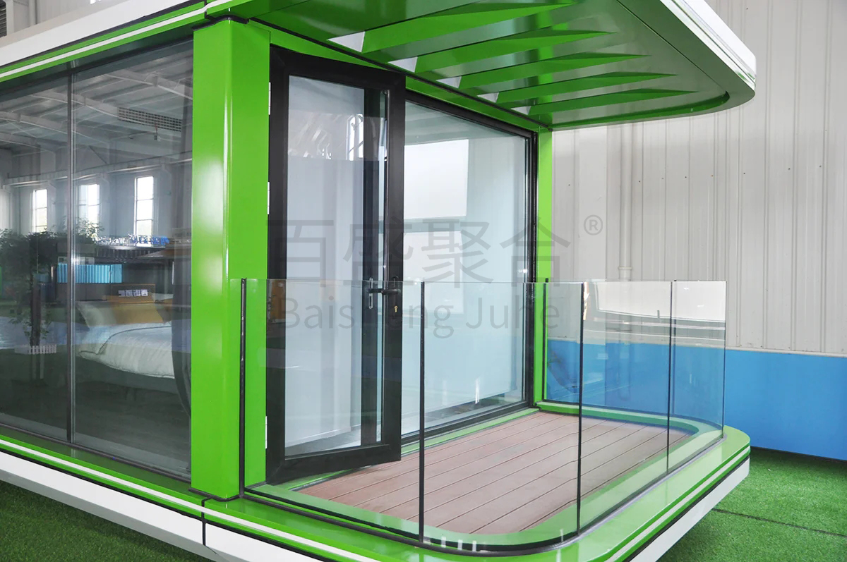 Customized Color Space Capsule House Eco Friendly Advantage with Balcony Upgrade