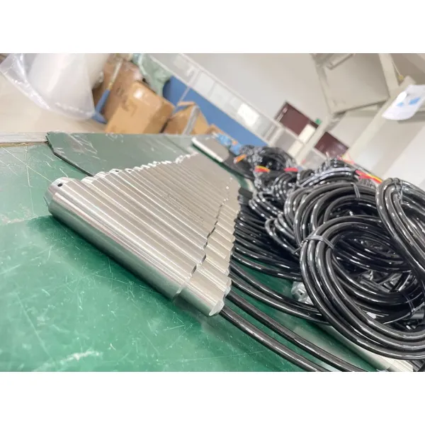 316L Stainless Steel IP68 Waterproof Liquid Level Transmitter with 4-20mA Output for Water and Fuel Tanks