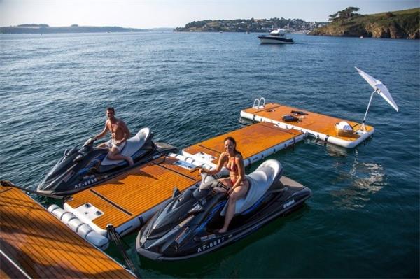 Quality Custom Floating Leisure Dock  Yacht Inflatable Water Platform for sale