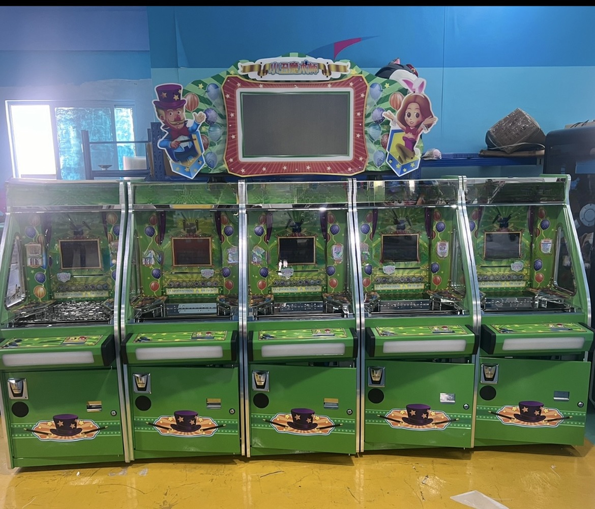 Amusement Park 3 Player Arcade Machine Super Cicus Magician Game Arcade Machine 120W