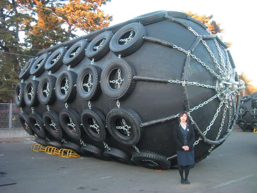pneumatic fender (10)
