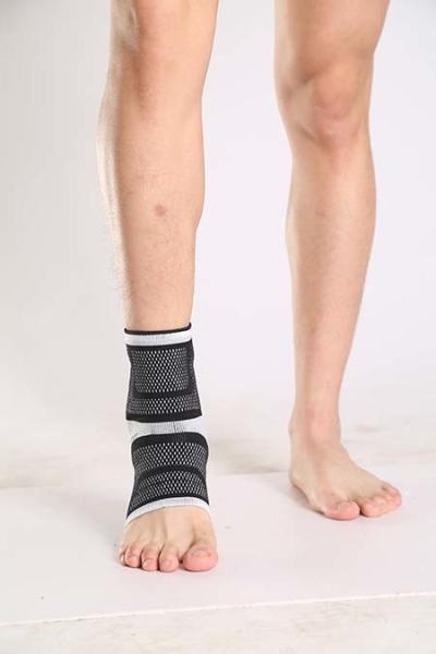 Quality Customized Compression knitted Breathable Neoprene Knee Support Sleeve For Sportsankle sock compression for sale