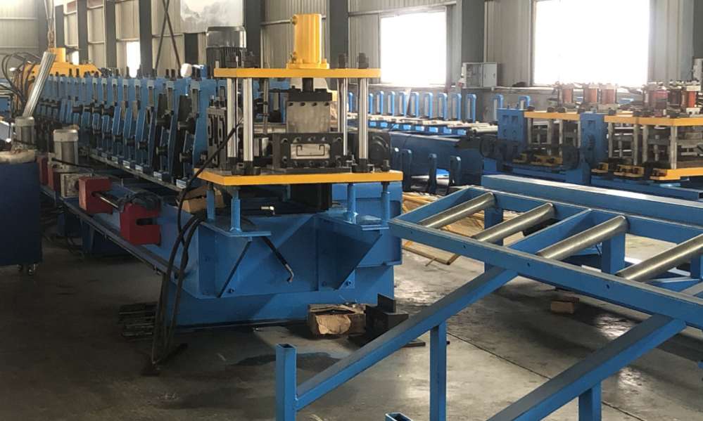 Fully automatic C purline machine