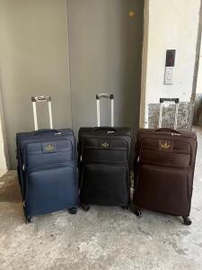 China Sturdy Practical Large Fabric Suitcase , Lightweight Polyester Trolley Bag wholesale