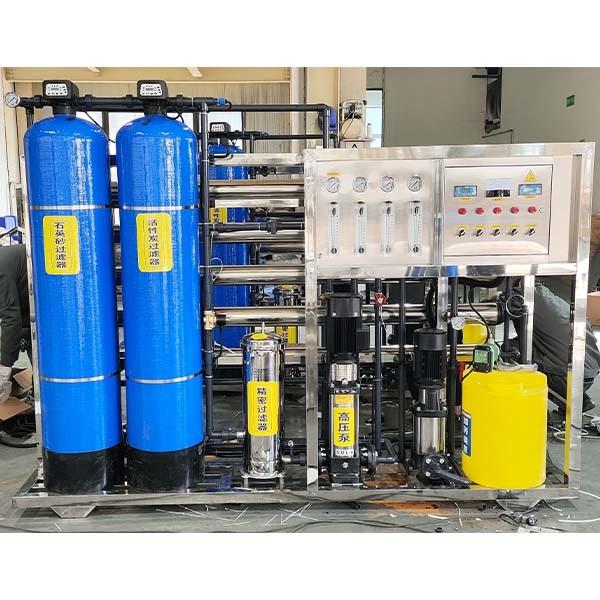 Quality Reverse Osmosis Seawater Desalination Equipment 1 Ton Reverse Osmosis Water Filtration System for sale