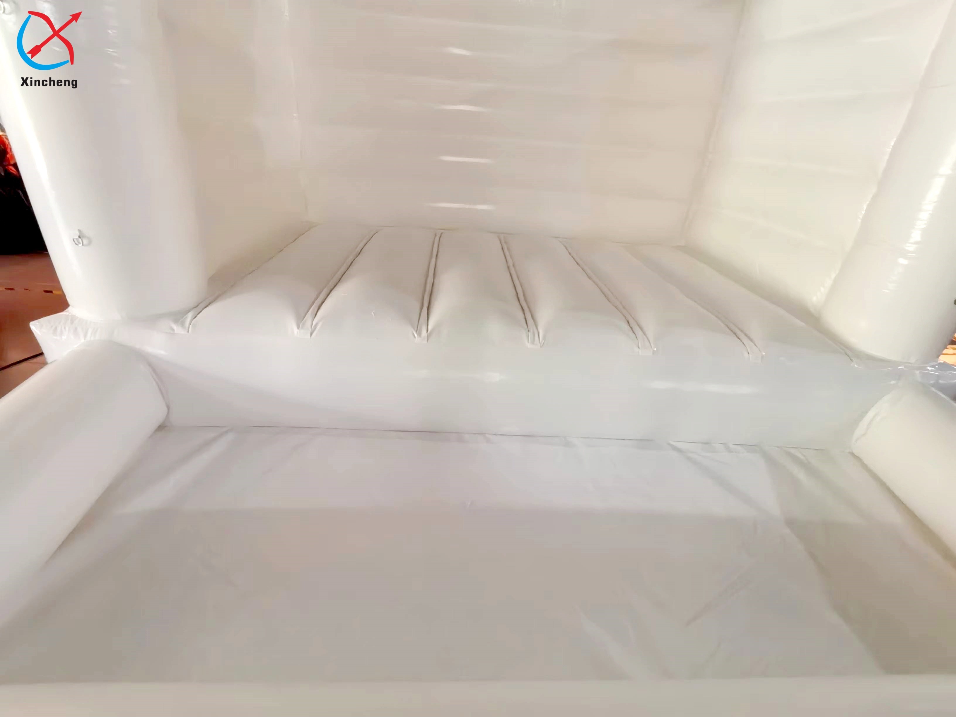 Manufacturer Inflatable White Wedding Jump Area Inflatable Bouncy Castle