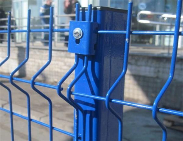 Quality 4.5mm Green Color 3D Curved Safety Protect Wire Mesh Fence for sale