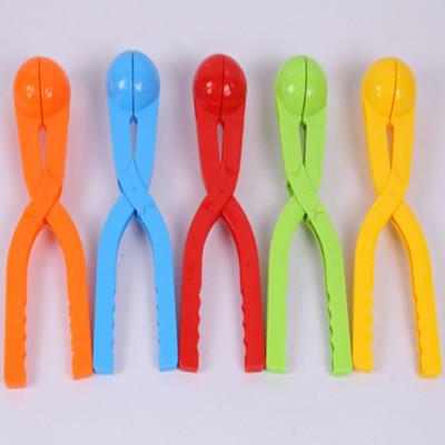 Quality Multicolor Plastic Snowball Maker Snow Ball Toys Games With Handle for sale