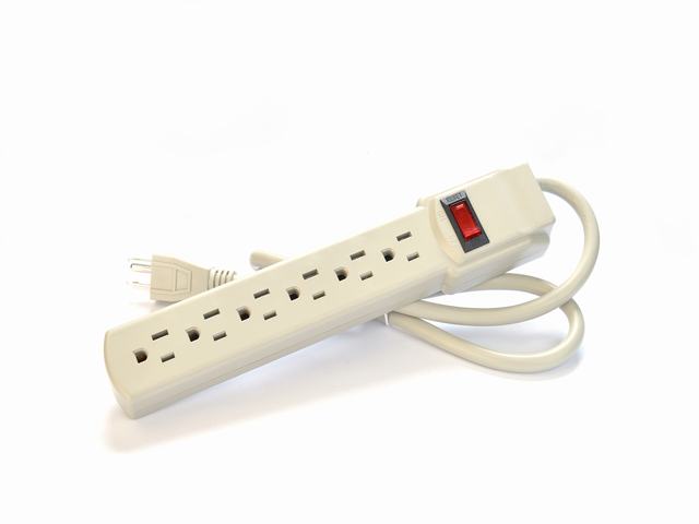 Customized Male End Type NEMA 5-15P Portable 6 Outlet Surge Protector American Standard ETL Power Strip for Home Appliances