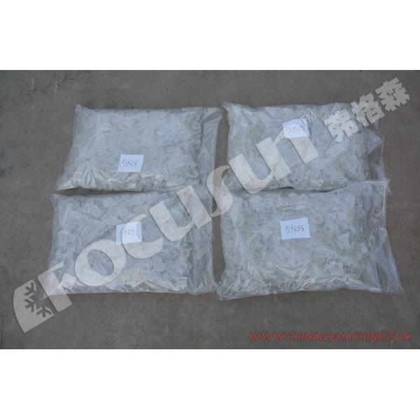 Semi Automatic Ice Packing Machine at 1000kg/hr Speed for Fast and Easy Packaging