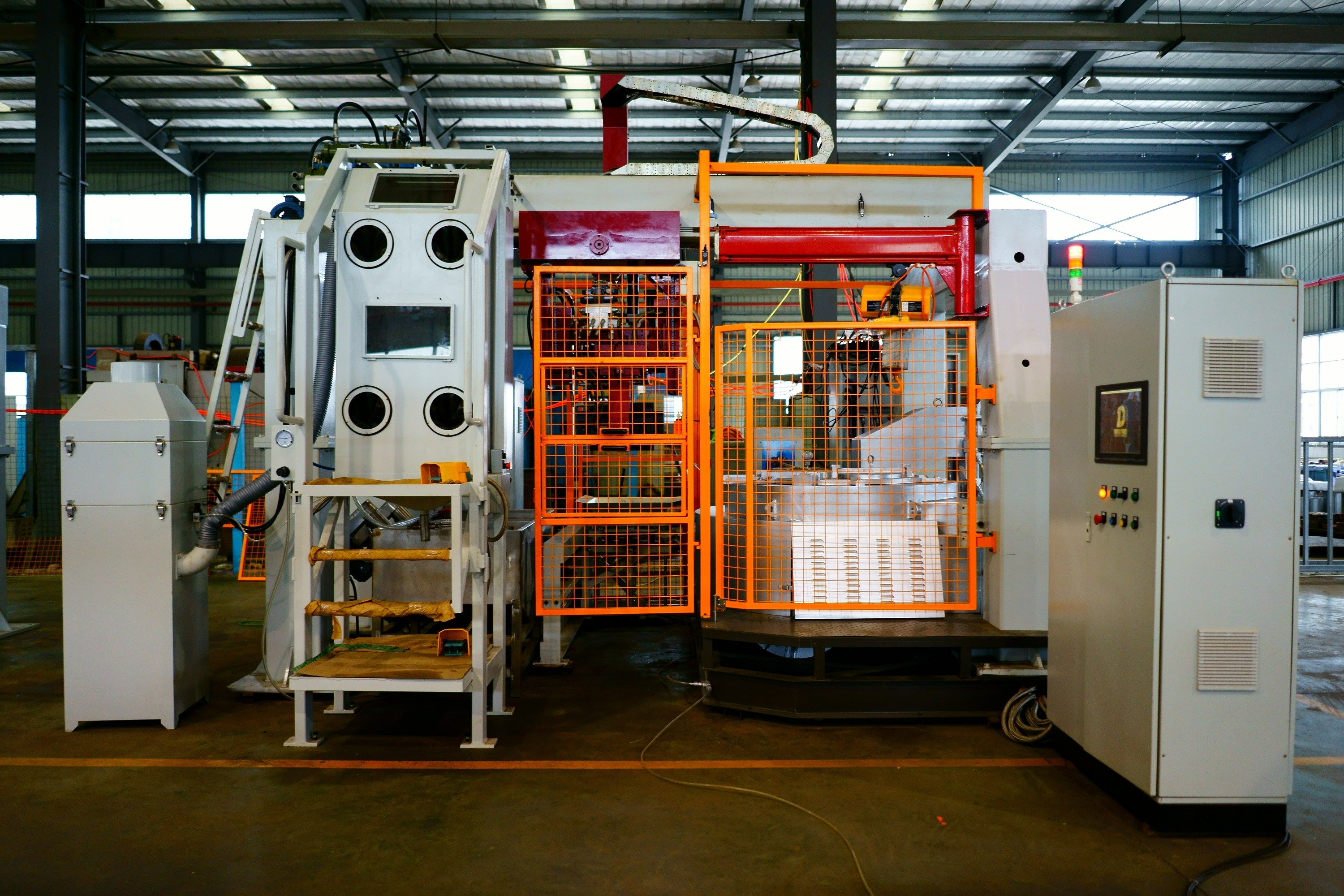 Automatic Pouring Low Pressure Die Casting Machine 380V With Melting Furnace