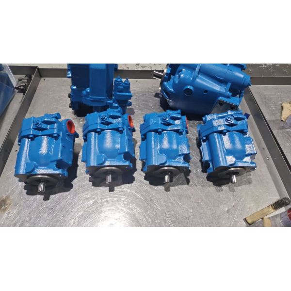 Vickers PVQ32 Variable Displacement Hydraulic Piston Pump with High Operating Pressure and Low Noise Operation