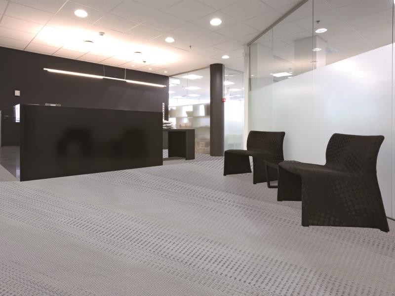 Easy Clean Woven Floor Covering Multi Color Impact Resistance Non Toxic