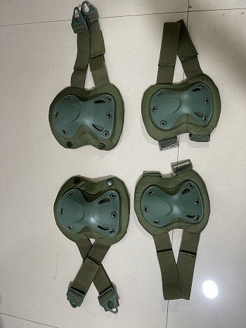 elbow pad with knee pad