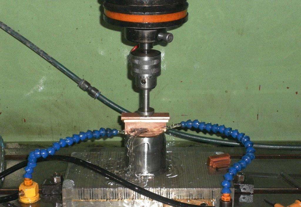 400L Filter AC380V CNC450 CNC EDM Machine 700*400mm Table Size