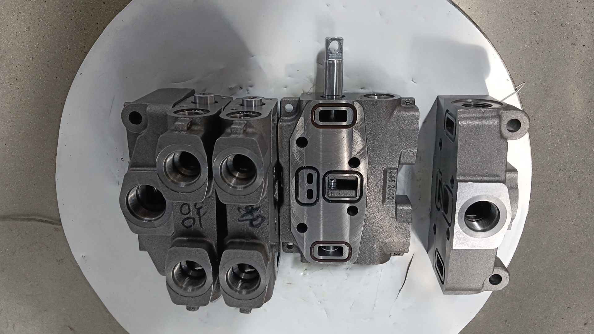 Cast Iron DVA DVG Series Parker Control Valve DVA20 35 DVG20 35 DVG18 A5555 A4444 VG20A770 for Performance