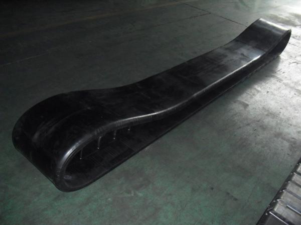 Quality 470x152.4x52 Smooth Pattern or Engraved Pattern Rubber Tracks Asphalt Paver Parts With 52 Links for sale