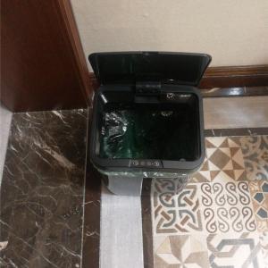 China Auto Sealing Smart Garbage Can , Hand Free Intelligent Trash Bin wholesale