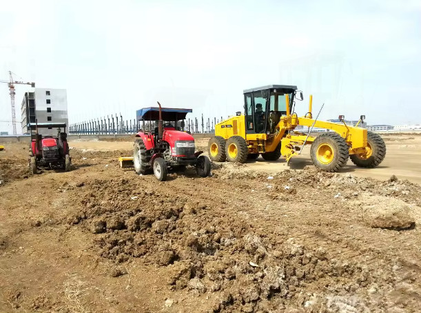 215HP Articulated Frame Assists The Front Wheel Motor Grader Front Blade CLG4215D