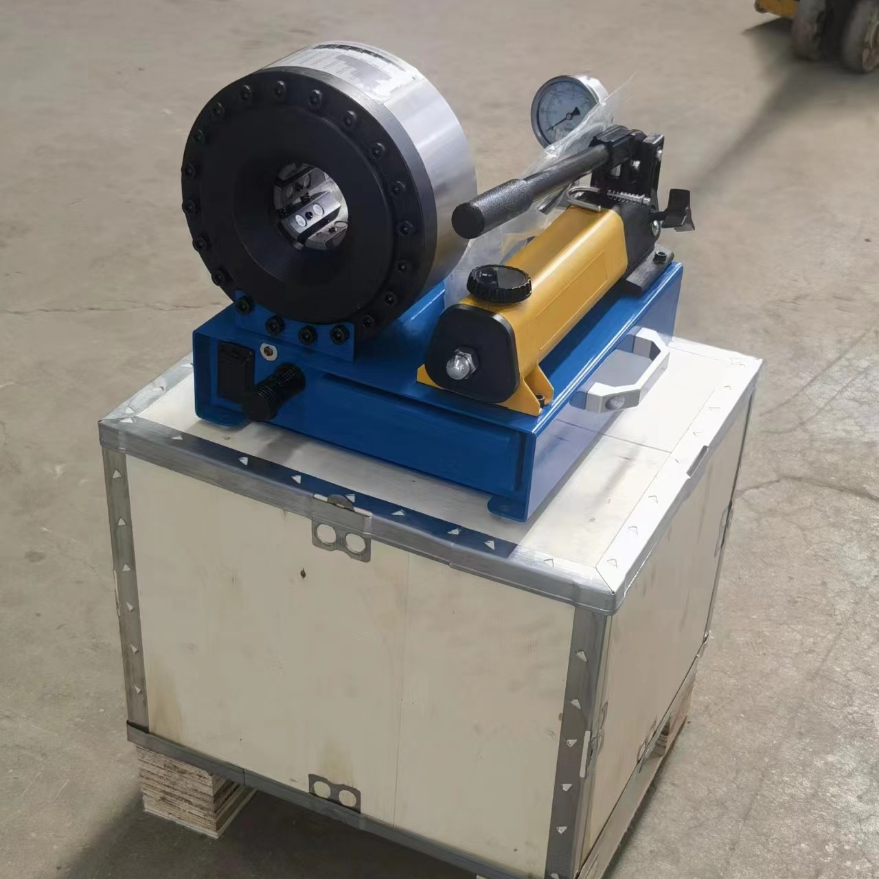 Efficient and Easy-to-Use 6 to 25mm Accurate Manual Hose Crimping Machine ±0.01mm Accuracy