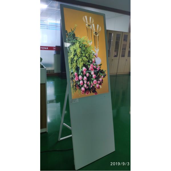 High Definition Portable Digital Signage Android / Windows Long Hour Advertising Playing