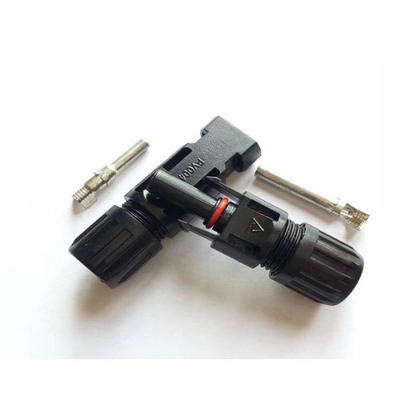 Sunlight Resistant PV Connectors PC Material High Voltage Carrying Capacity