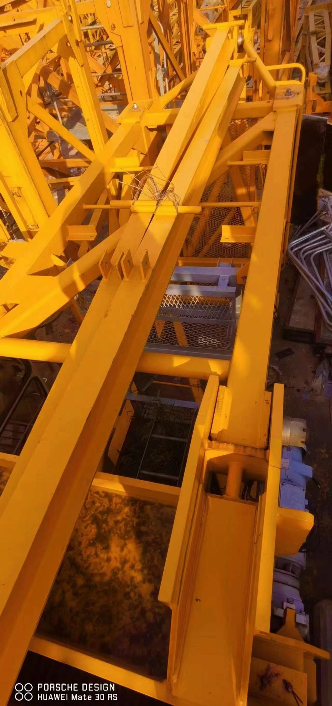 19 Yongmao Heavy Industry Tower Crane