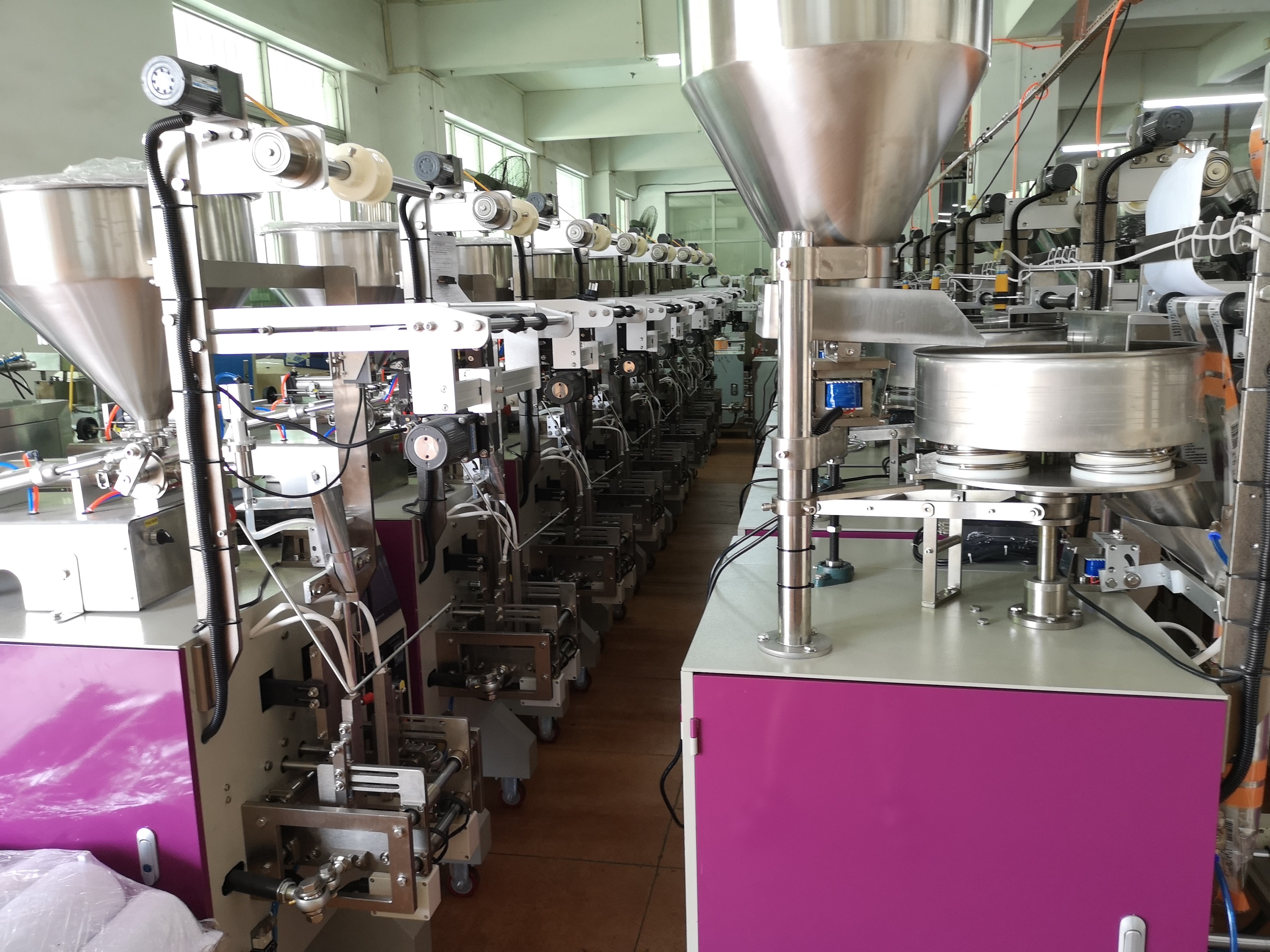 Furniture Hardware Wardrobe Hinges Cabinets Hydraulic piston Hinge soft close Kitchen Cupboard Hinge packing machine