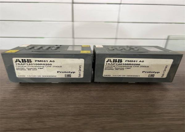 ABB PM581 PLC Programmable Logic Controller 1SAP140100R0200 256kB 24VDC LCD