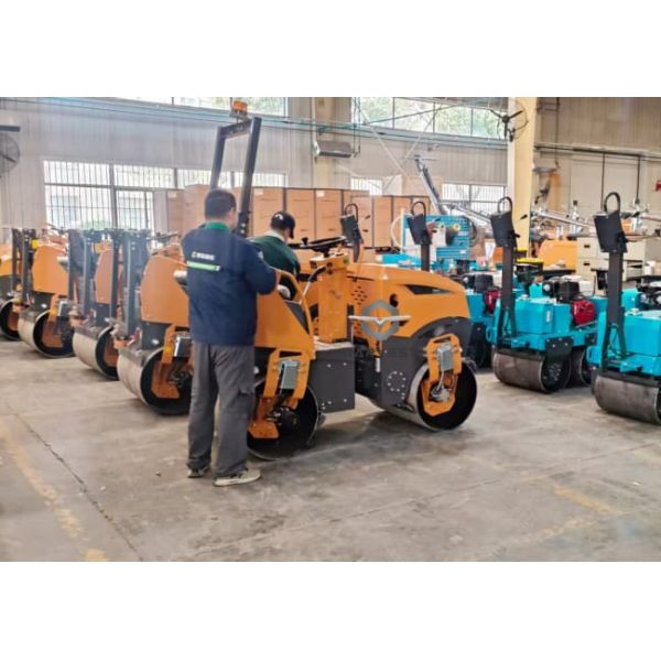 3 Ton Road Construction Roller ST3000 with Kubota Engine 26.1kw in Kenya