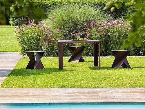 Quality Geometric Corten Steel Metal Outdoor Table Set Include Table And Stools for sale