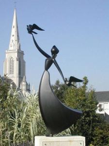 China OEM Metal Art Sculptures Brass Abstract Figure Sculpture Garden Park Square Decoration wholesale