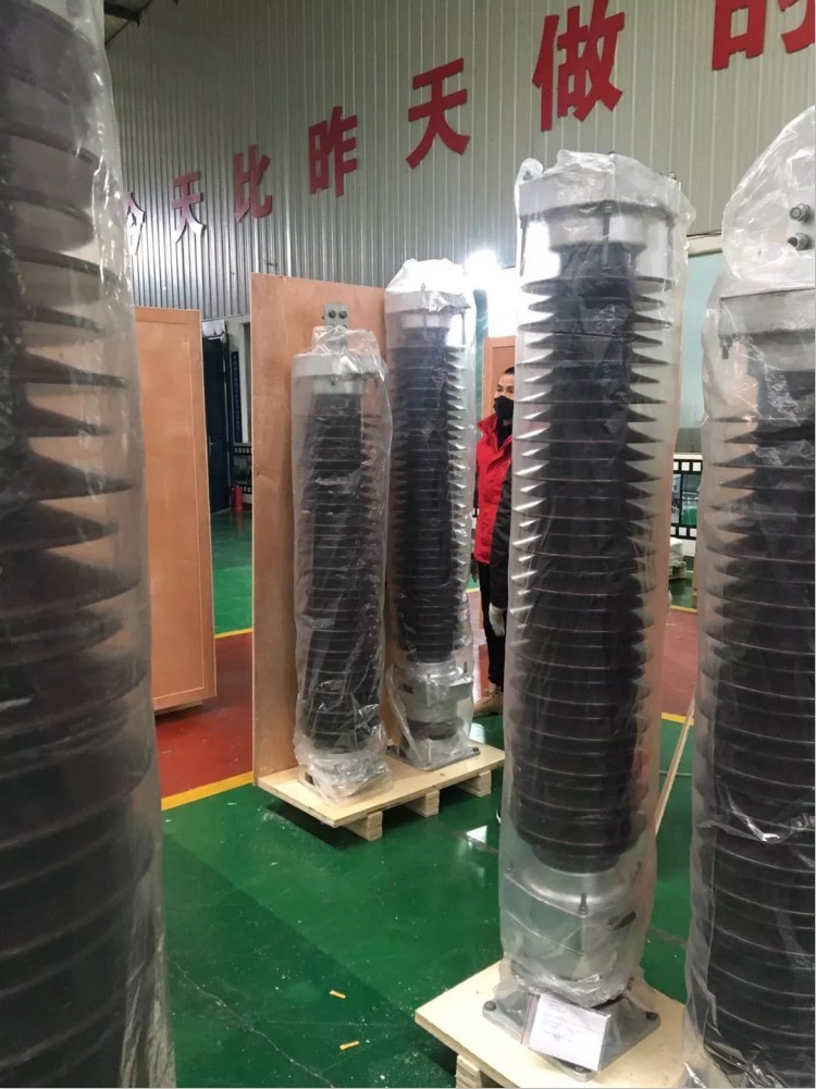 IEC60099 Standard Lightning Surge Arrester , 110kv Porcelain Lightning Arrester