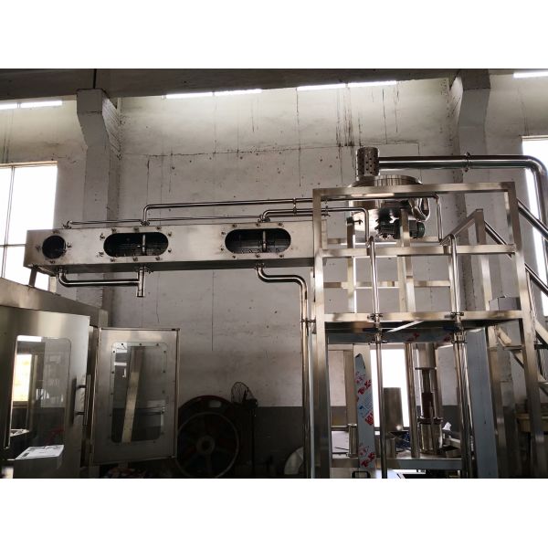 Accuracy 99% 2000BPH Automatic Water Bottle Filling Machine High Precision