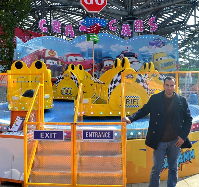 380V Tagada Funfair Ride With Central Rotating Hub And Counter Rotating Arms
