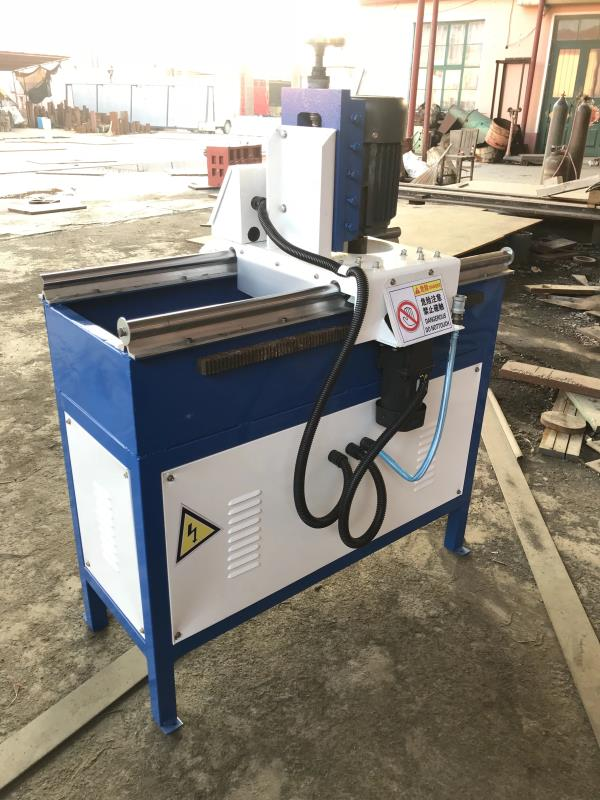 Crusher blade sharpener