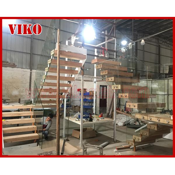 Floating Staircase VK47C Tempered Glass LED Light strip StringerBeech TreadCarbon Steel StringerStainless Steel Powder