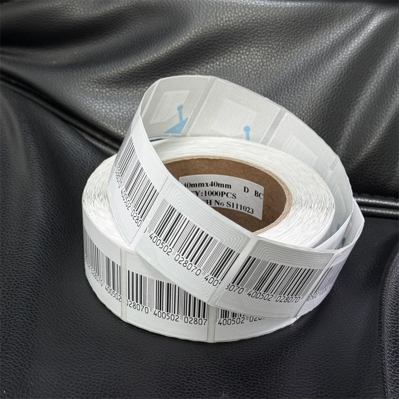 EAS 8.2MHz RF Security Soft Label 40 X 40mm Coated Paper With Bar Code