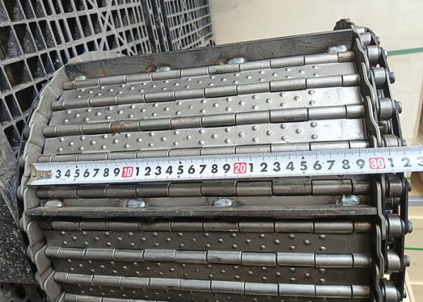 Quality Hinged Steel Belt Conveyor Belt Apron Plate Chip Metal Conveyor Belt For Transport for sale