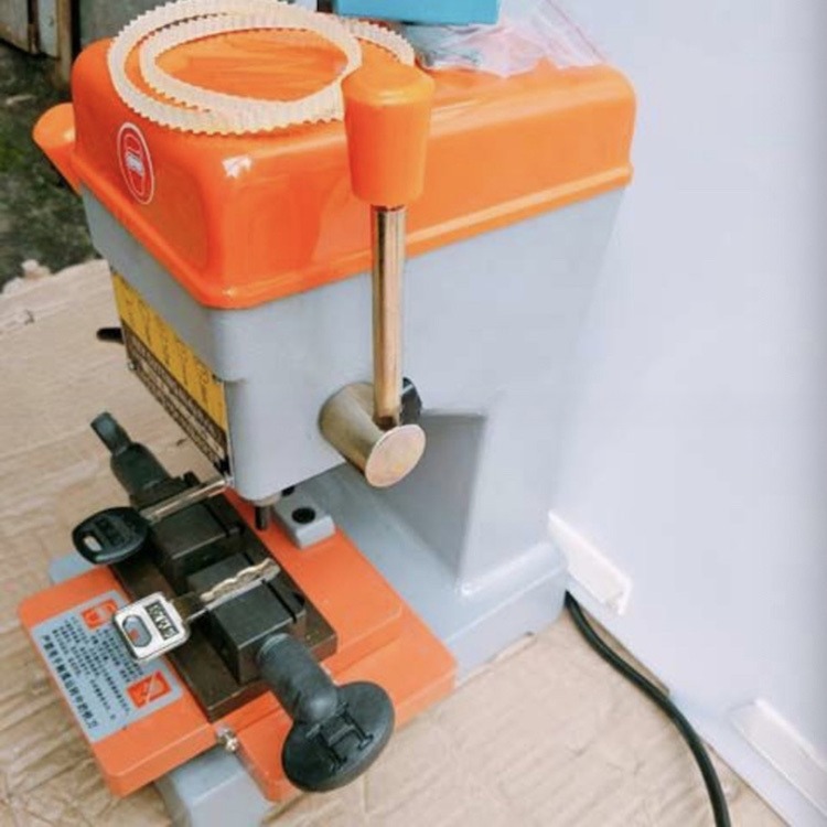 Improve Your Key Duplication Process with 368A Vertical Key Duplicating Cutter Machine