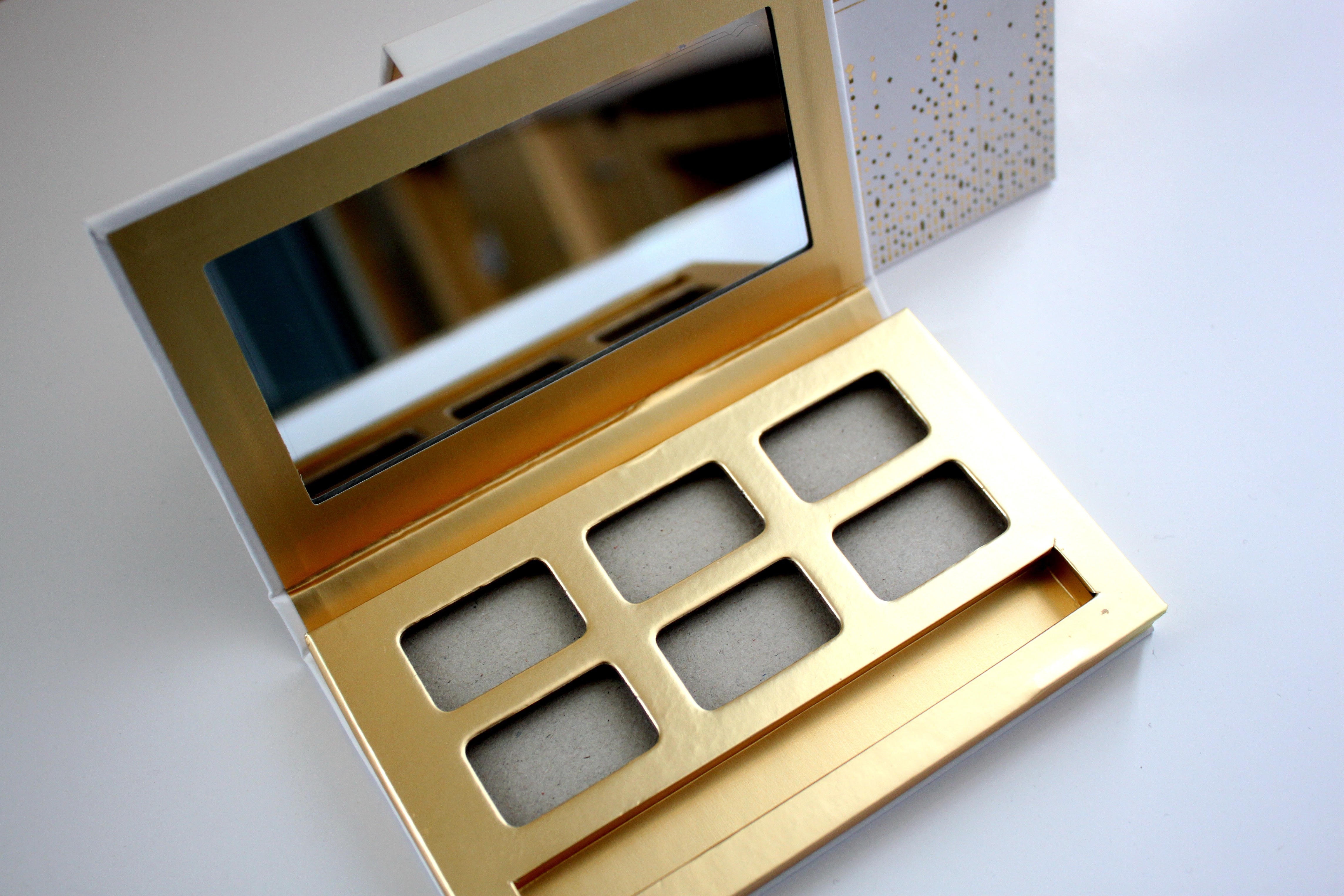 Matte Gold Empty Eyeshadow Palette Metalized Paper Customized With Brush