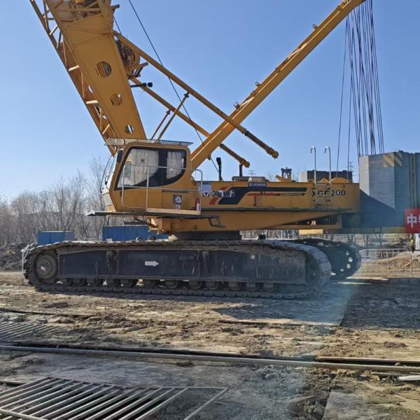 Quality Yellow 180T Xcmg Crawler Crane 90% New For Handling Large Ores And Rocks for sale
