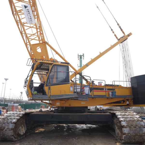 Quality Biggest Used 300t Crawler Crane with long life for sale