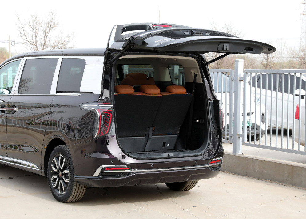 7 Seater Hongqi HQ9 Vehicle Automobile Business Reception 8 Speed