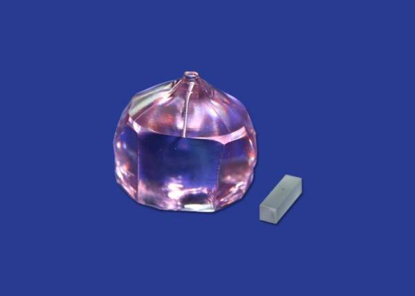 Quality 15W Pump Power Nd5 Laser Crystal Single Axis Shape Linearly Polarized Output for sale