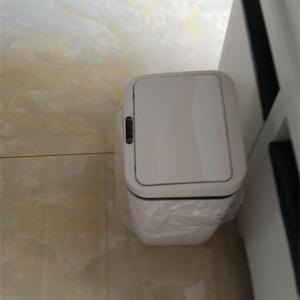 China Mini Motion Sensor Trash Can With Auto Sealing And Changing Bags Function wholesale